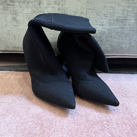 Burberry - Picture 2 of 4